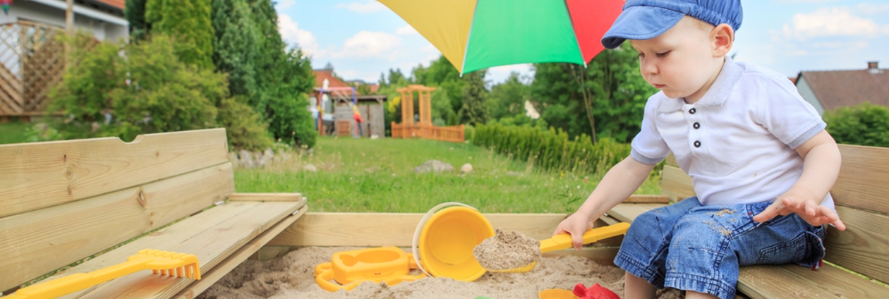 Person, Draußen, Innenarchitektur, Jeanshose, Spielbereich